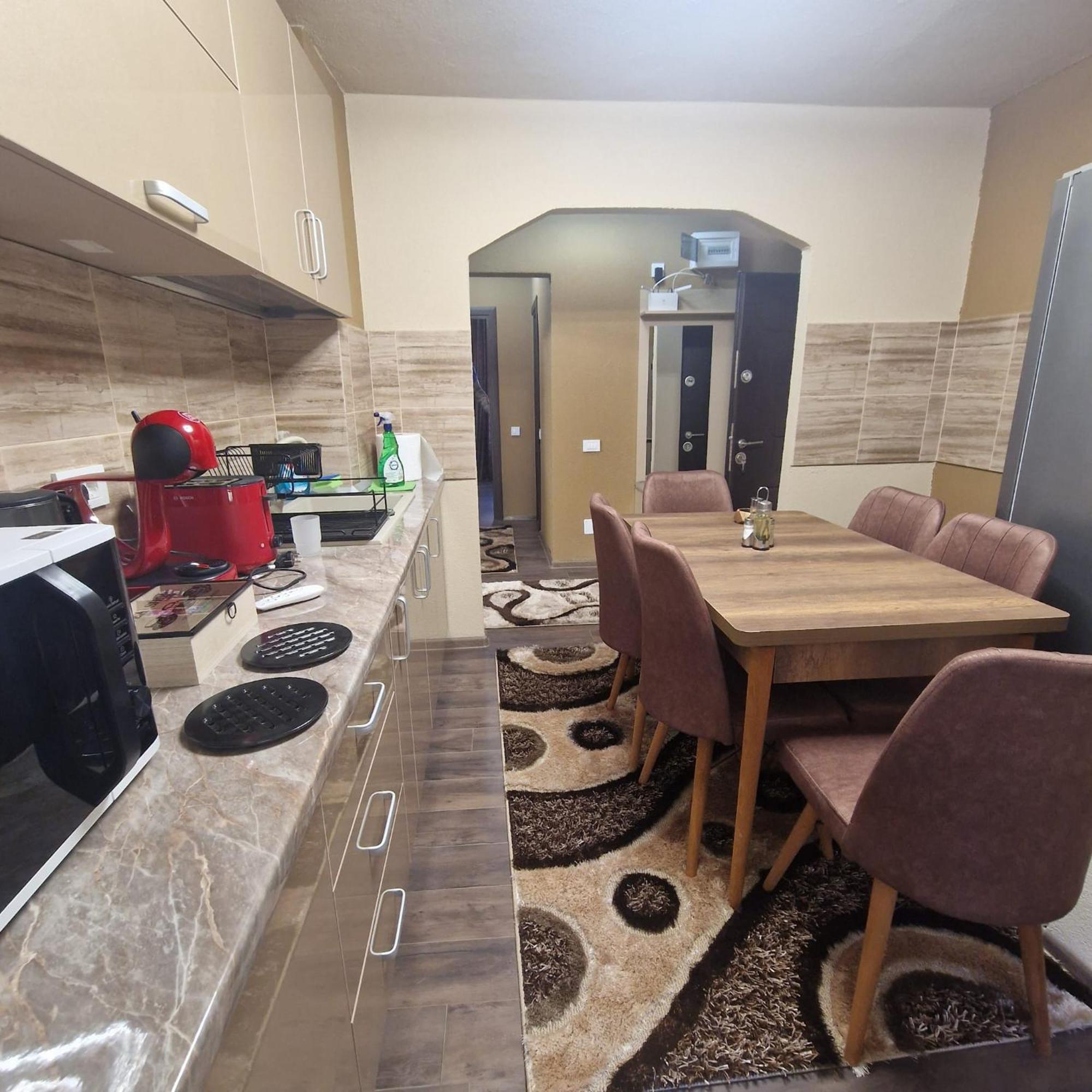 Apartament Iulius 3 Manastire คูร์ตา เด อาร์เจช ภายนอก รูปภาพ