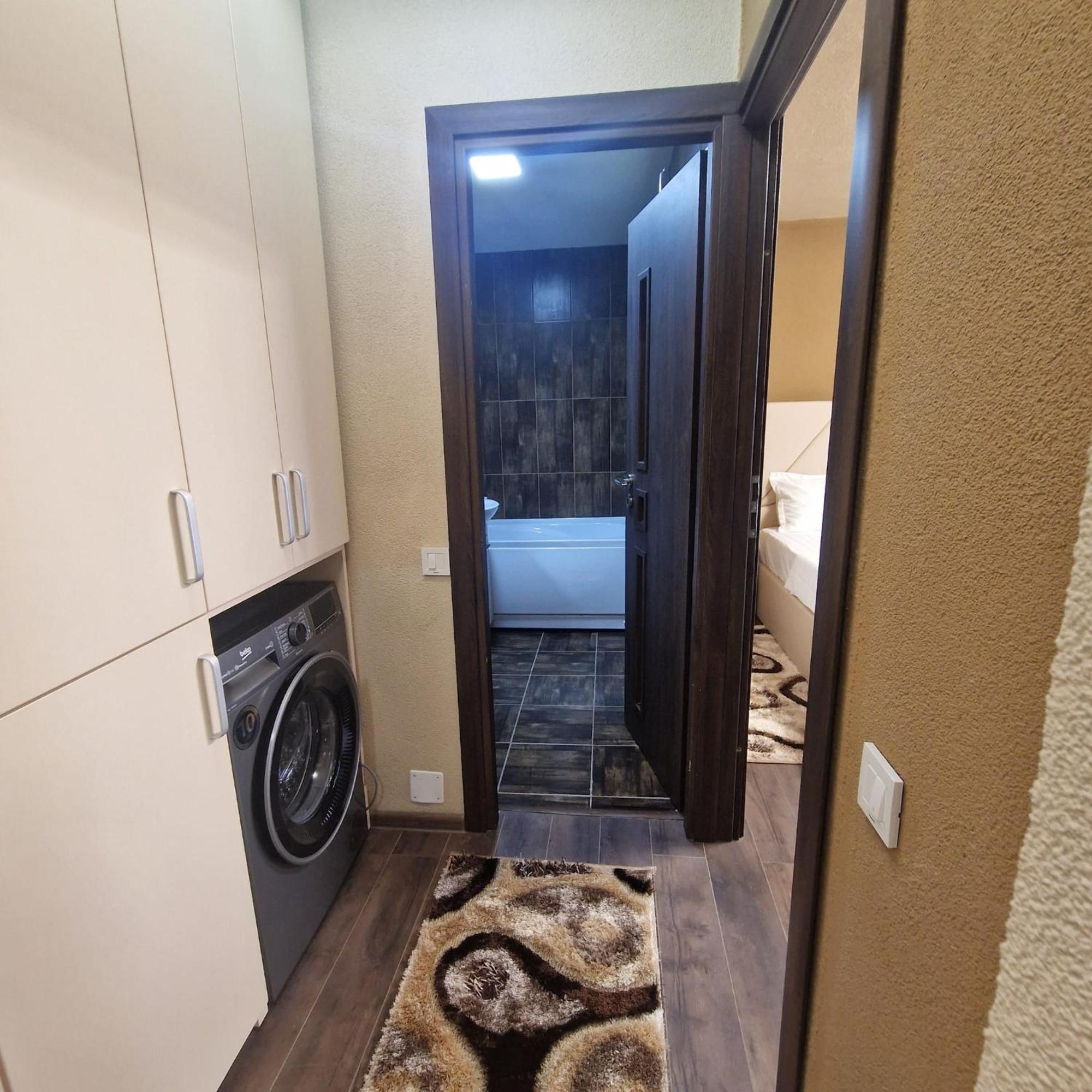 Apartament Iulius 3 Manastire คูร์ตา เด อาร์เจช ภายนอก รูปภาพ