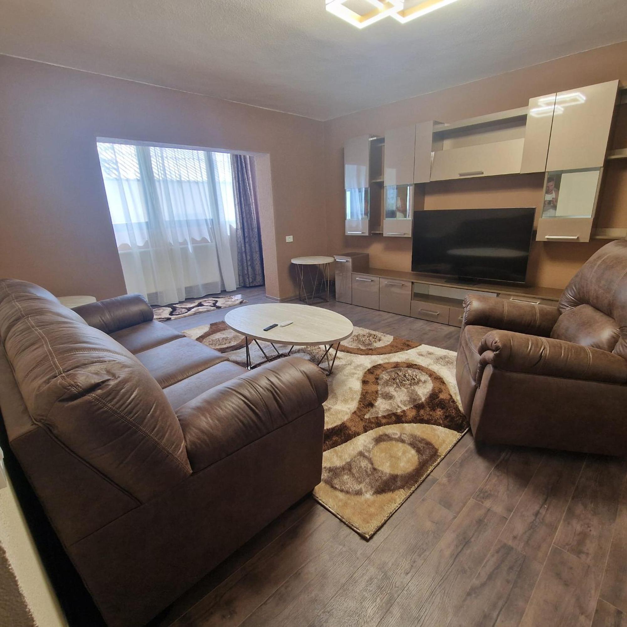 Apartament Iulius 3 Manastire คูร์ตา เด อาร์เจช ภายนอก รูปภาพ